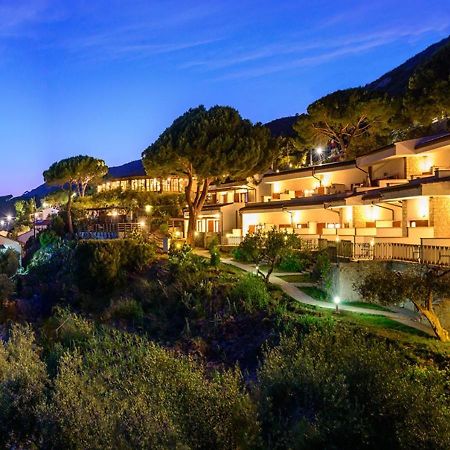 Hotel Baia Imperiale Spiaggia di Cavoli Esterno foto
