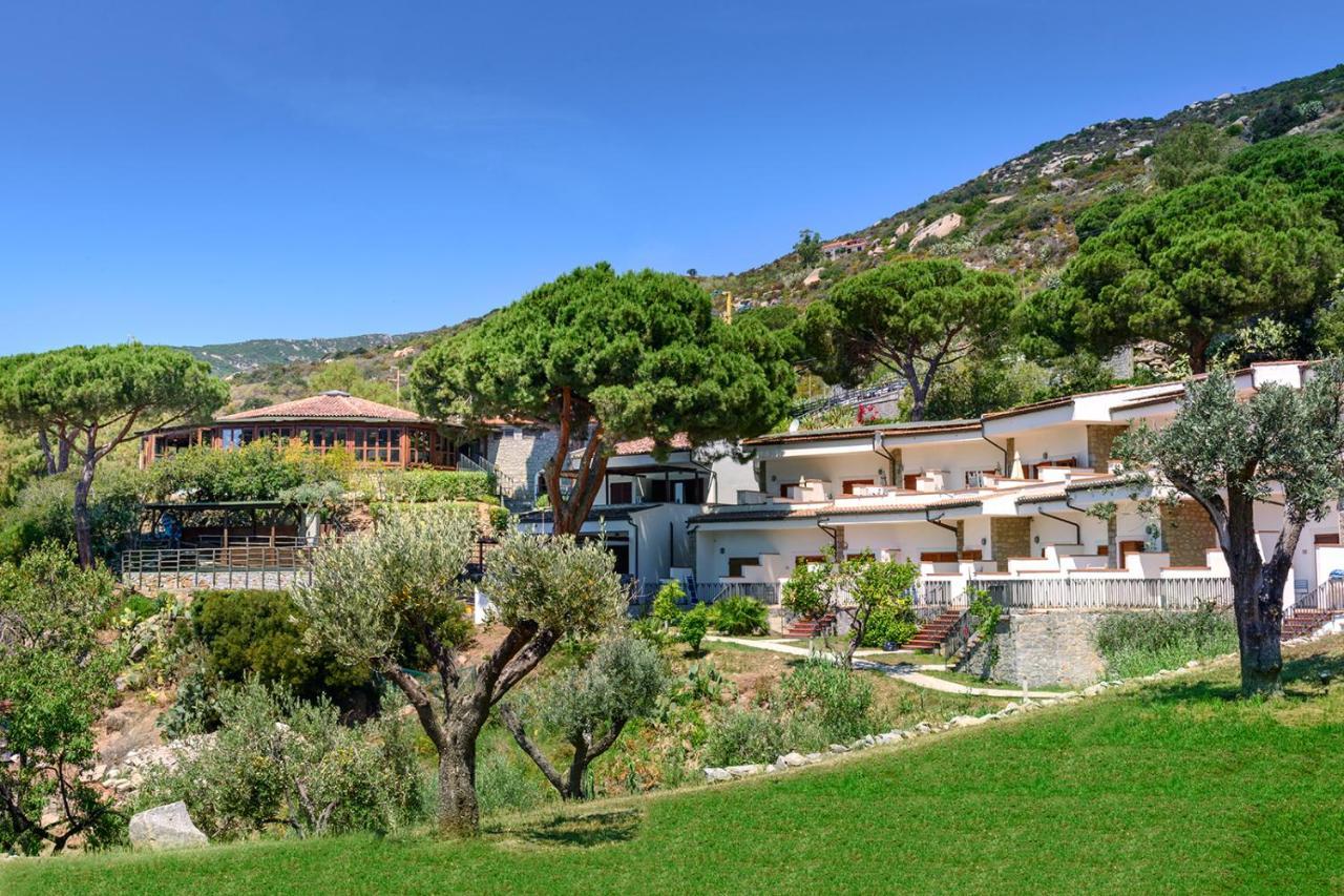 Hotel Baia Imperiale Spiaggia di Cavoli Esterno foto