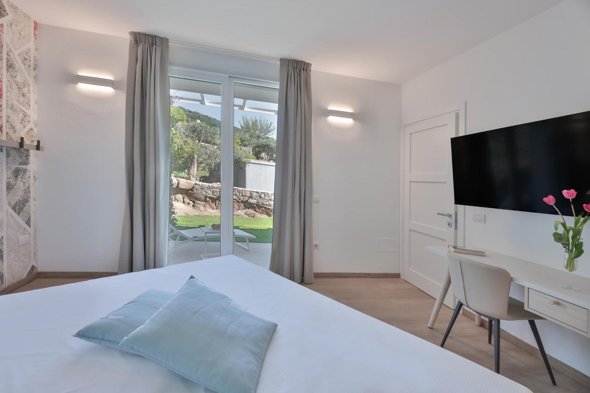 Hotel Baia Imperiale Spiaggia di Cavoli Esterno foto