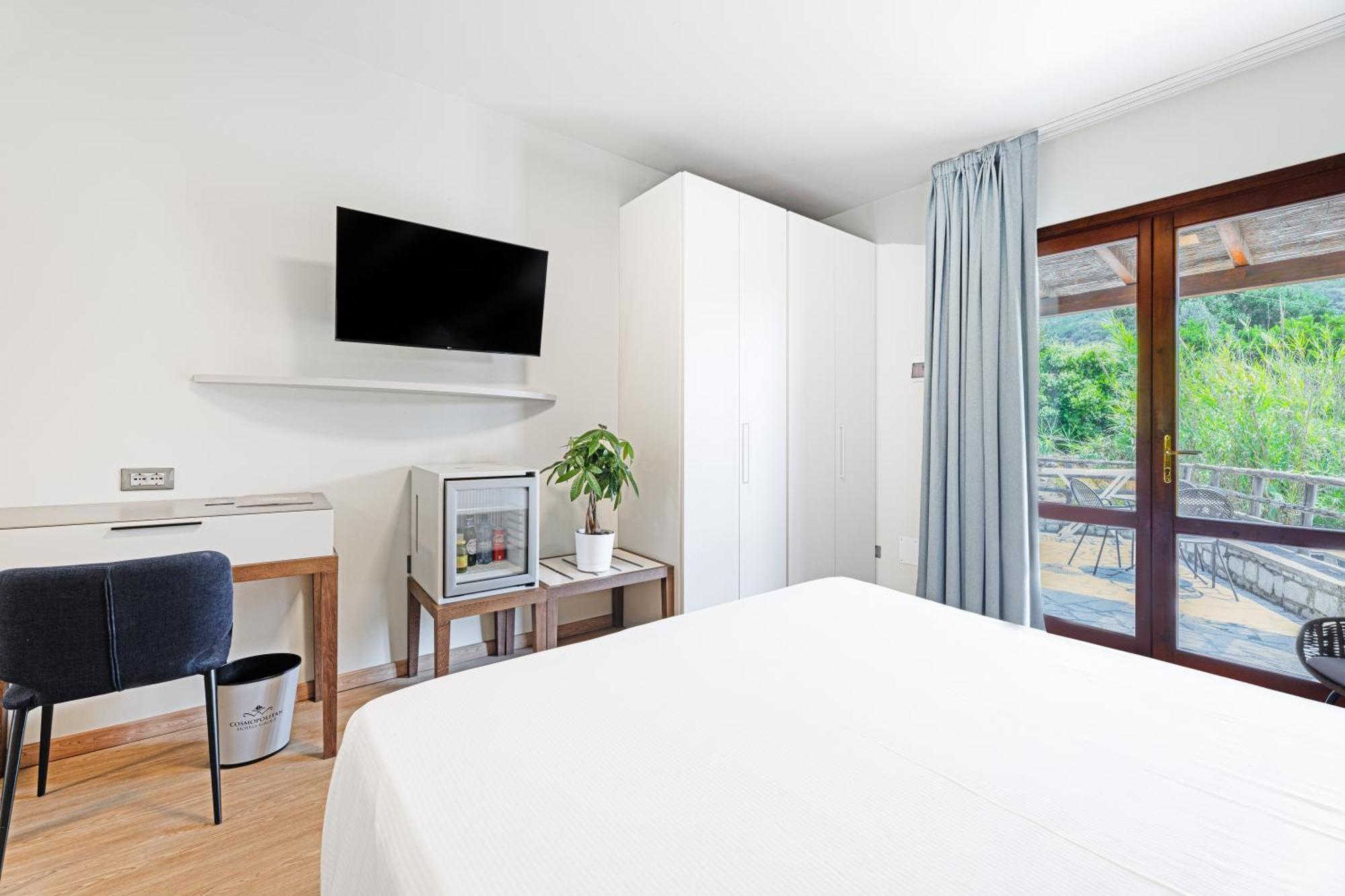 Hotel Baia Imperiale Spiaggia di Cavoli Esterno foto