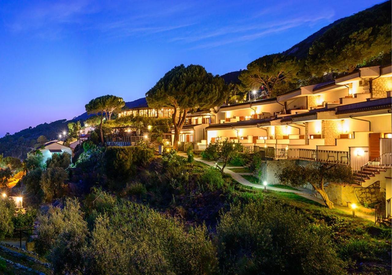 Hotel Baia Imperiale Spiaggia di Cavoli Esterno foto