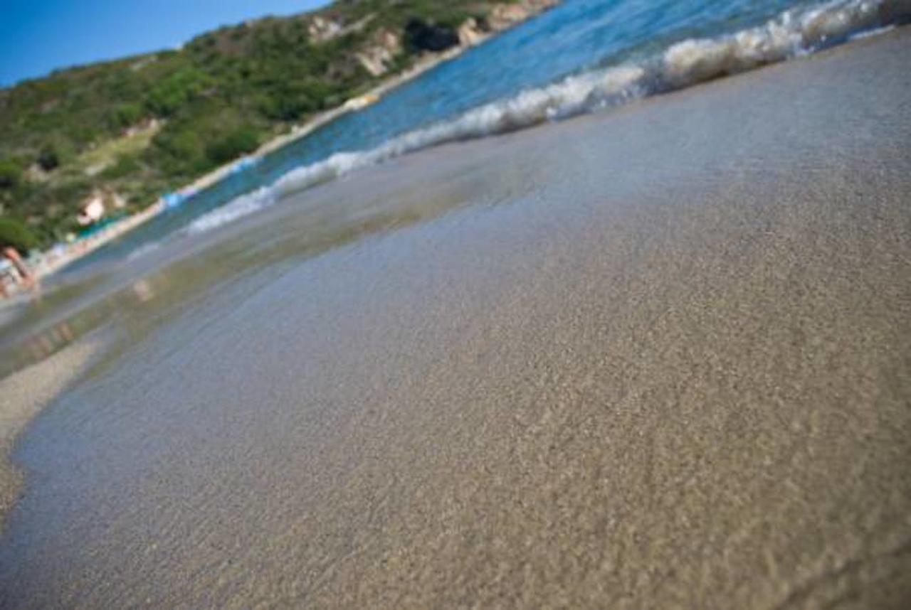 Hotel Baia Imperiale Spiaggia di Cavoli Esterno foto